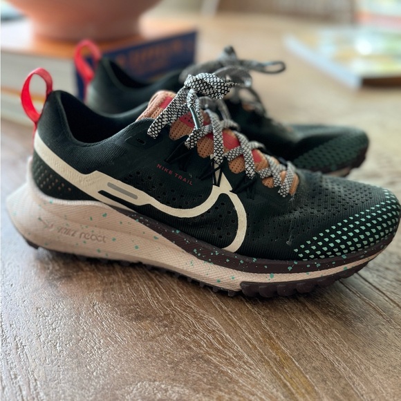 Nike Womens Pegasus Trail 4 Trail Running Shoes - Picture 1 of 4